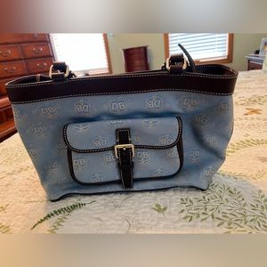 Beautiful Genuine Dooney and Bourke Tote with accessories